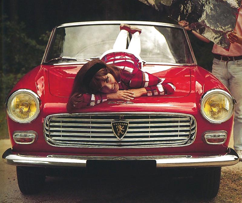 25P Retro Babes with Automobiles