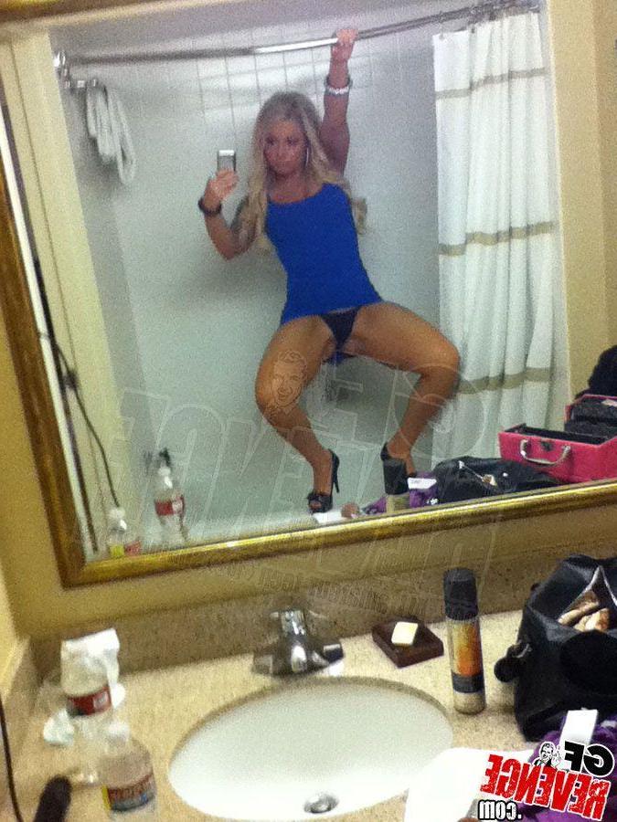 12P Pictures of a hot blonde gf taking pics of herself