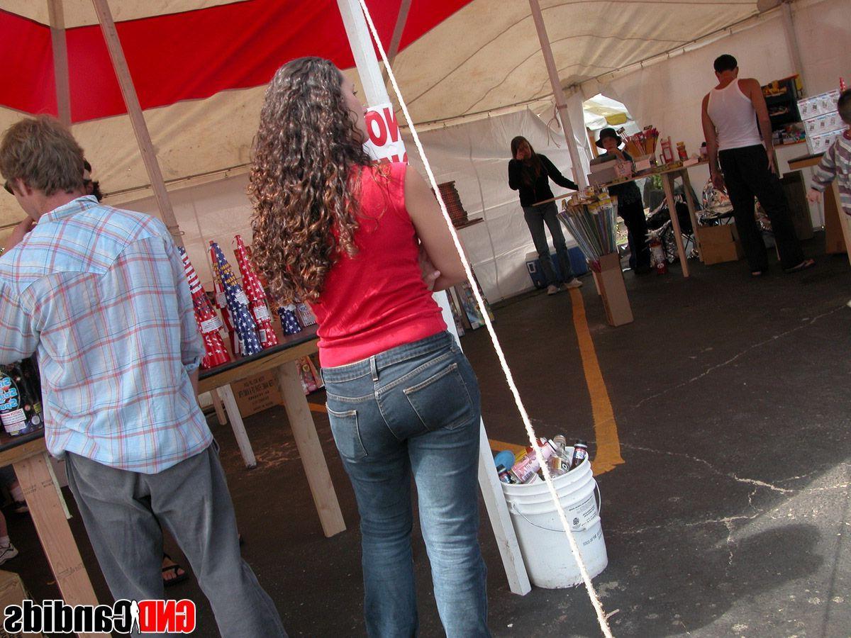 12P Pictures of hot girls caught in public