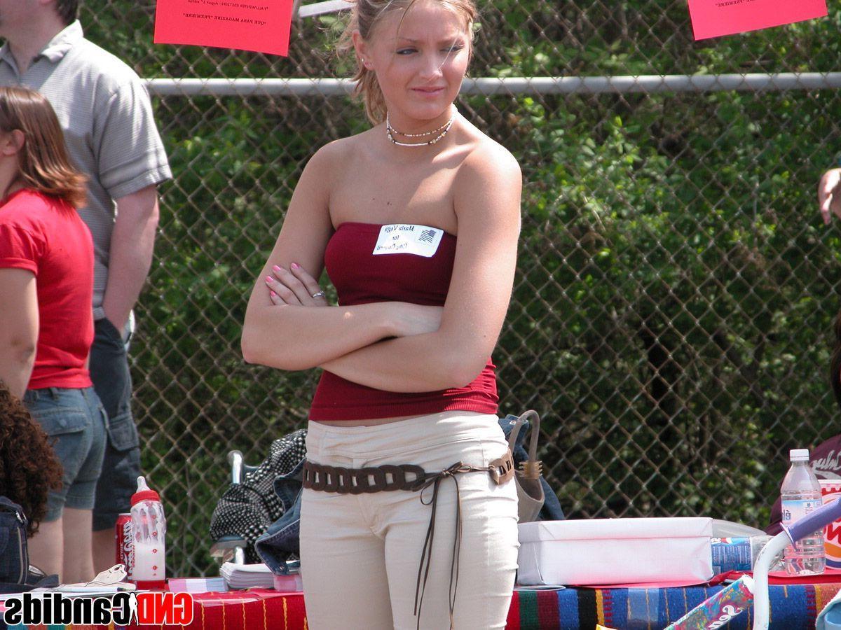 12P Pictures of hot candid teens caught on camera