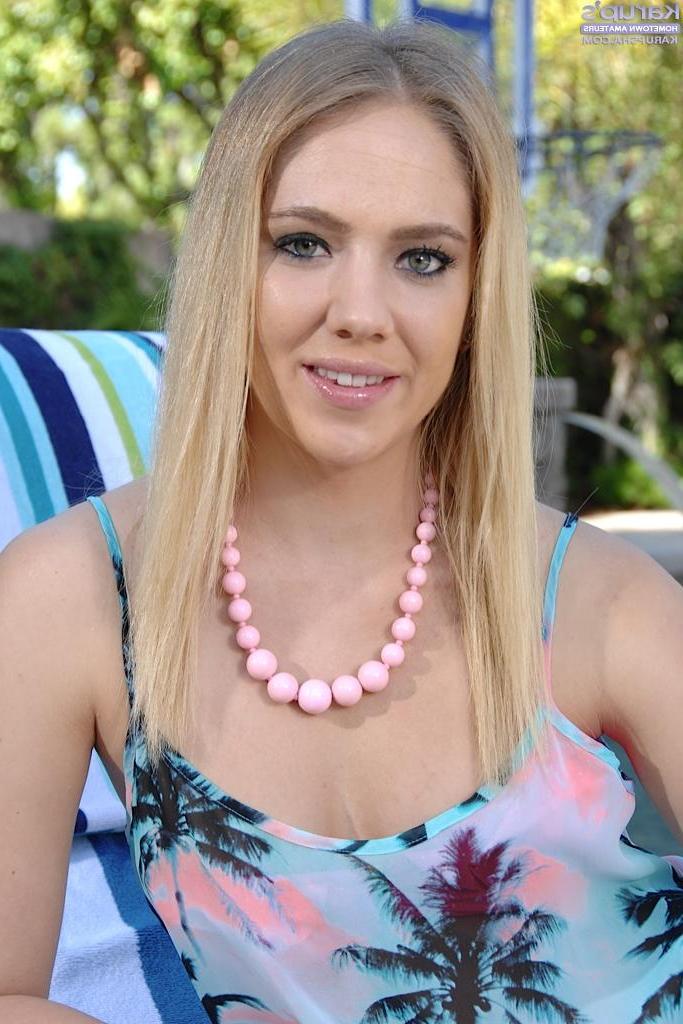 15P Horny blonde babe Sadie North masturbating outdoors