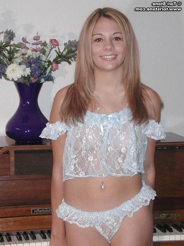 16P Tori gets naked at piano lessons