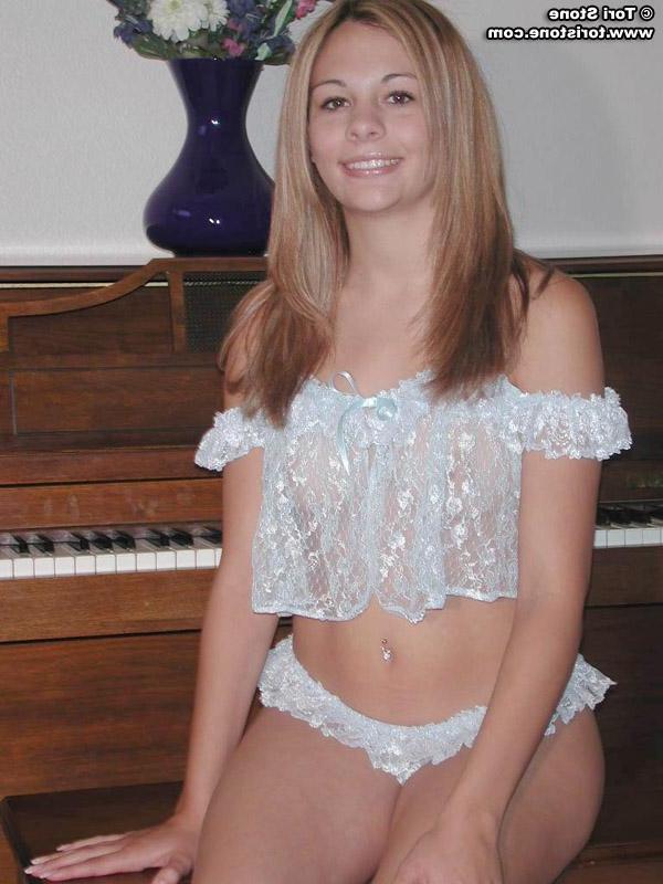 16P Tori gets naked at piano lessons