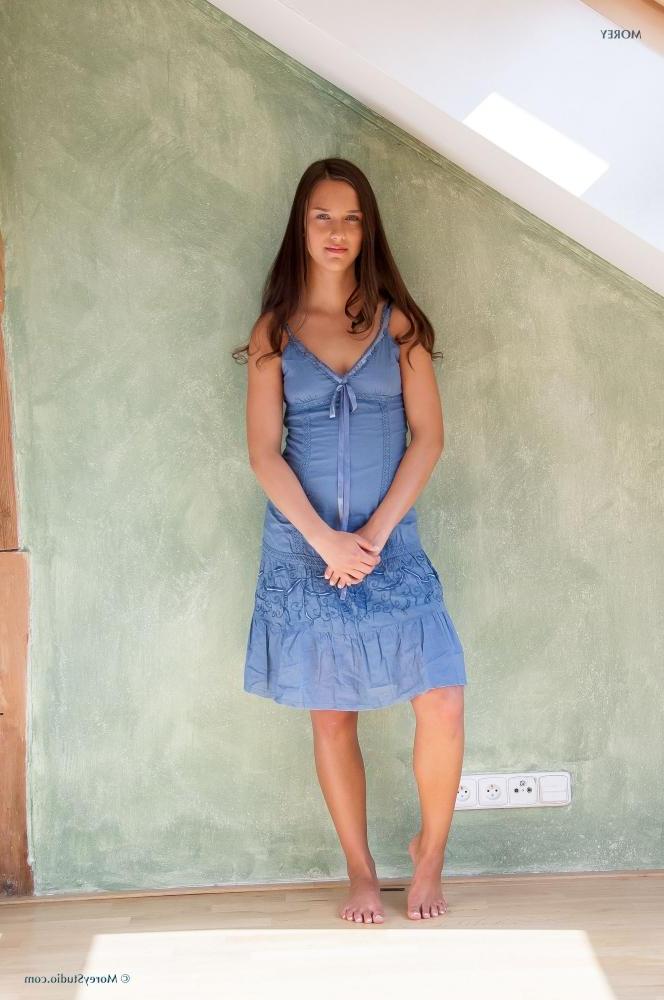 11P Brunette teen Vickie shows you what's up her dress