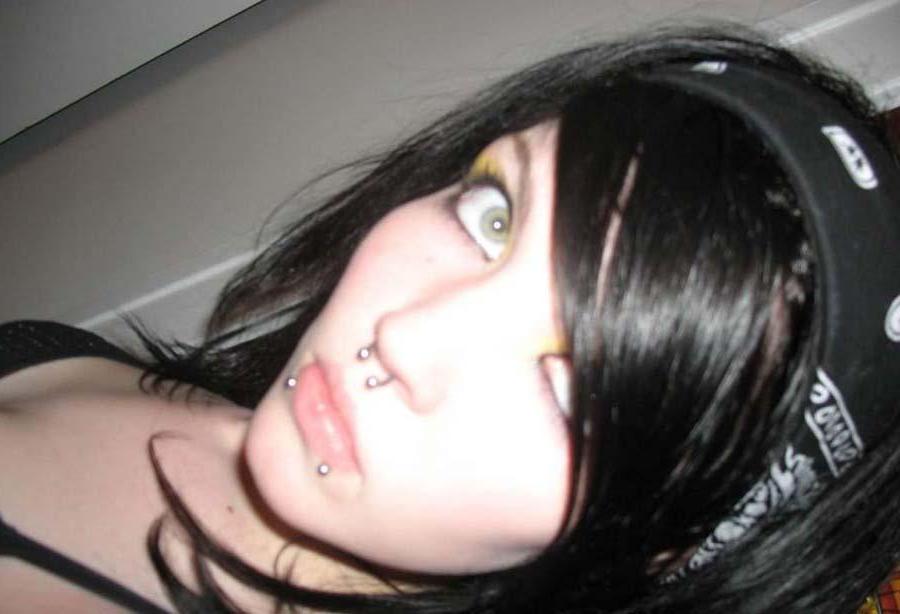 15P Picture selection of an emo GF who likes facial piercings