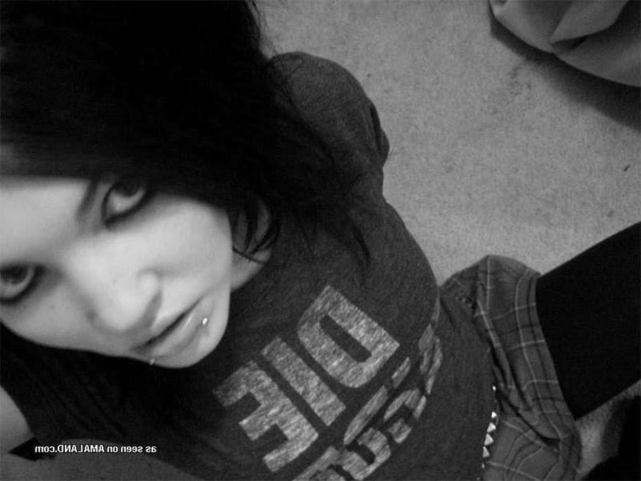 15P Picture selection of an emo GF who likes facial piercings