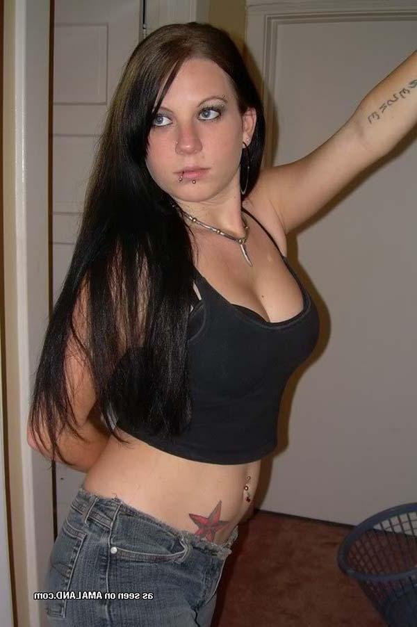 16P Photos of various hot emo GFs showing off on cam
