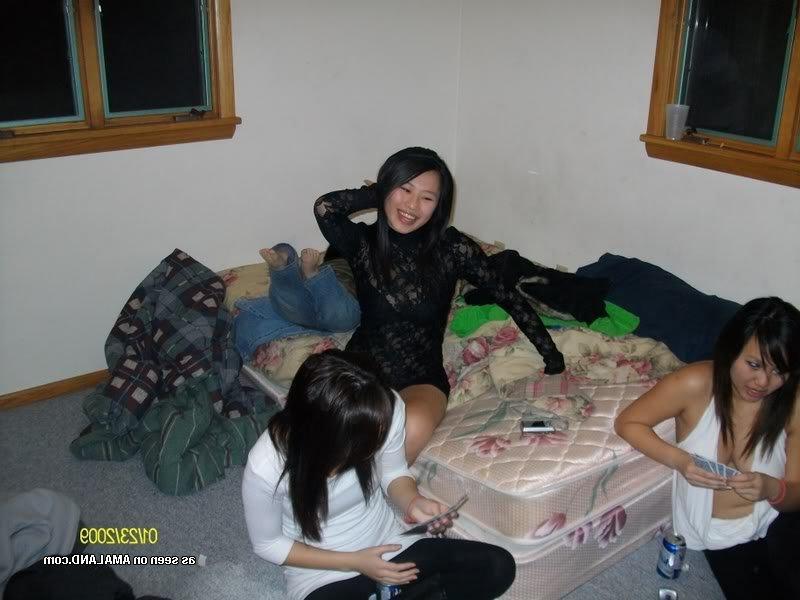 16P Pictures of a hot asian teen girlfriend caught on camera