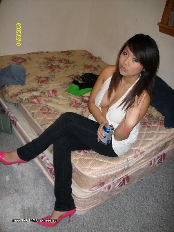 16P Pictures of a hot asian teen girlfriend caught on camera
