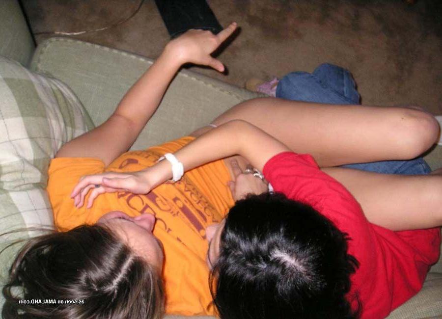 16P Pictures of horny teen girls going crazy