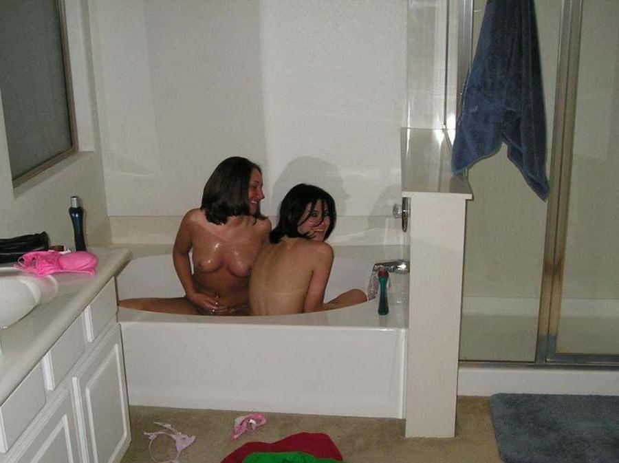 16P Pictures of horny teen girls going crazy
