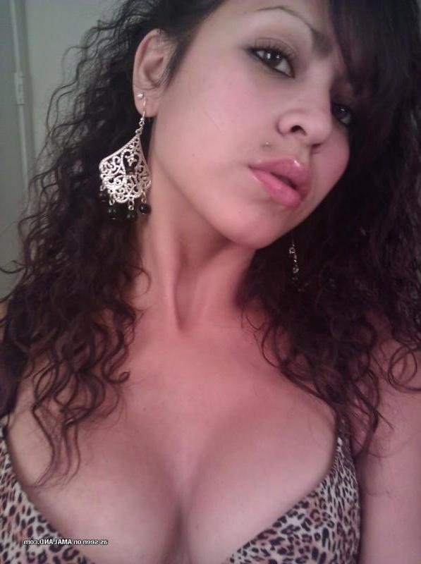 15P Collection of a hot ass amateur chick displaying her tits