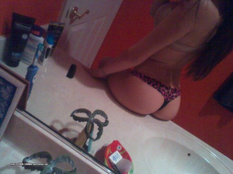 15P Brunette hottie showing off her smoothly shaven snatch