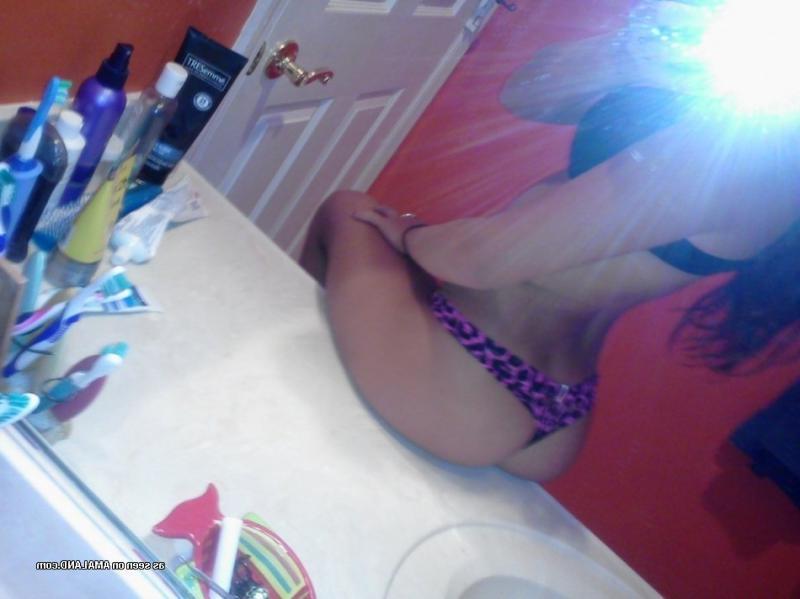 15P Brunette hottie showing off her smoothly shaven snatch