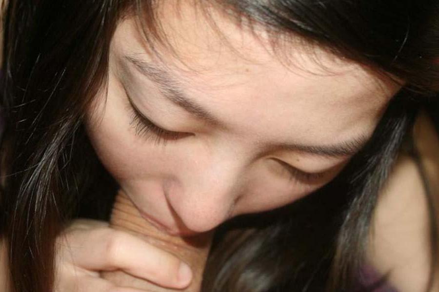 16P Picture selection of horny girlfriends who go crazy sucking cocks