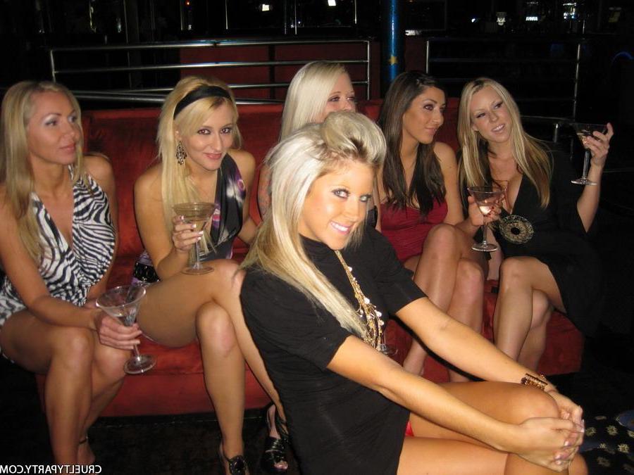 16P Drunk sluts Jade Summers and friends love crazy sex parties
