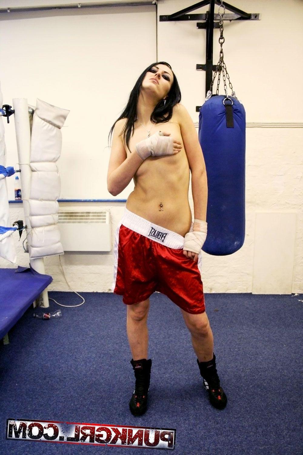 15P Pictures of Becky Bratz ready to knock your socks off