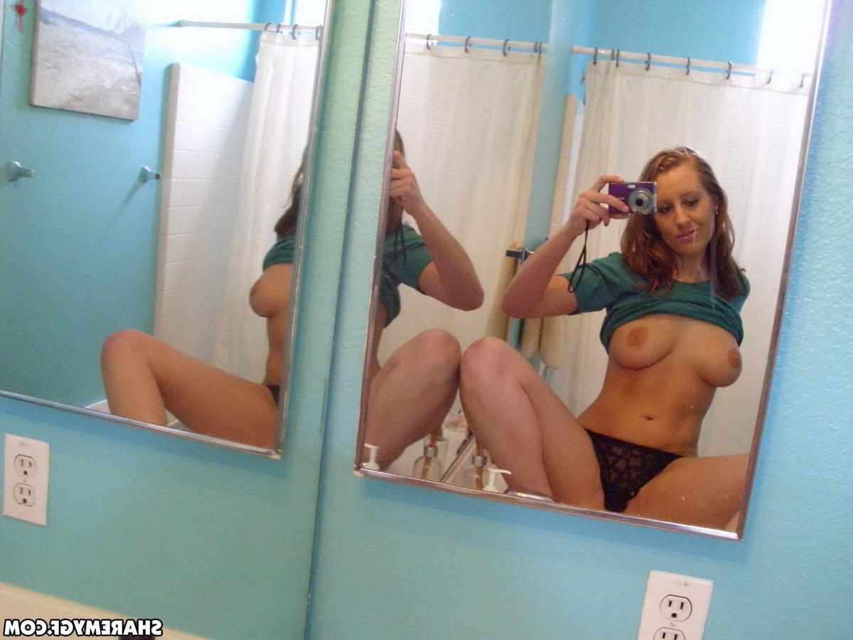 20P Busty blonde coed takes selfies of her perfect boobs