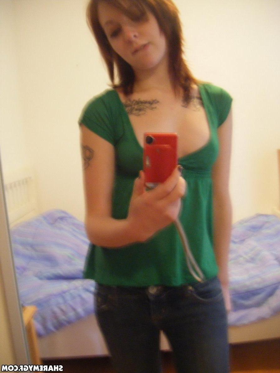 20P Brunette emo teen takes some hot pics of herself in jeans