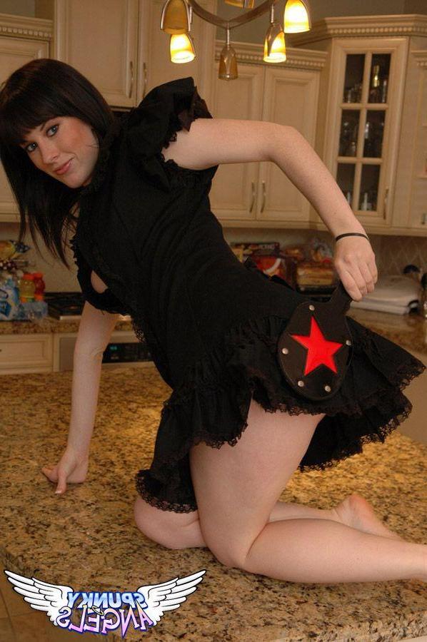 20P Pictures of teen angel Tiffany showing off her round boobies
