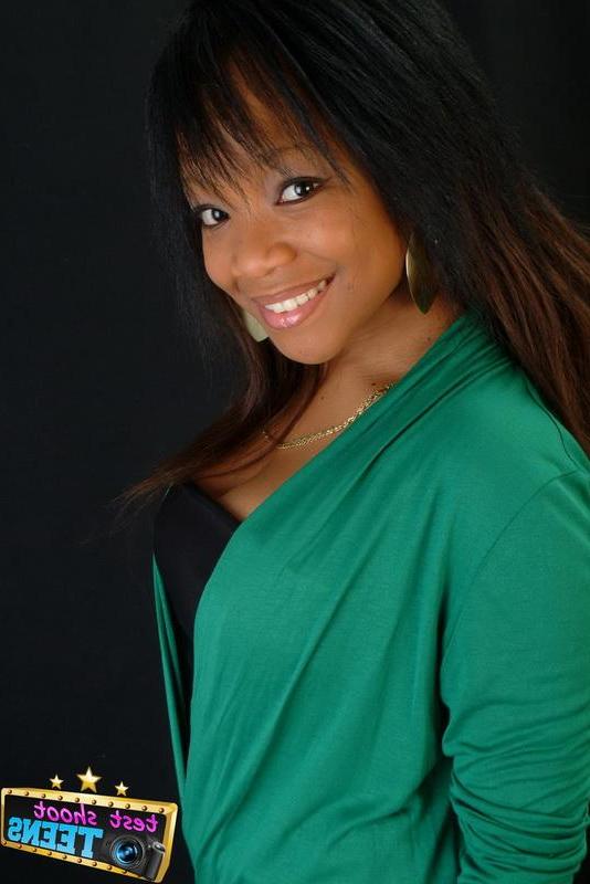 16P Ebony teen Tiny decides to show off her natural G cups!