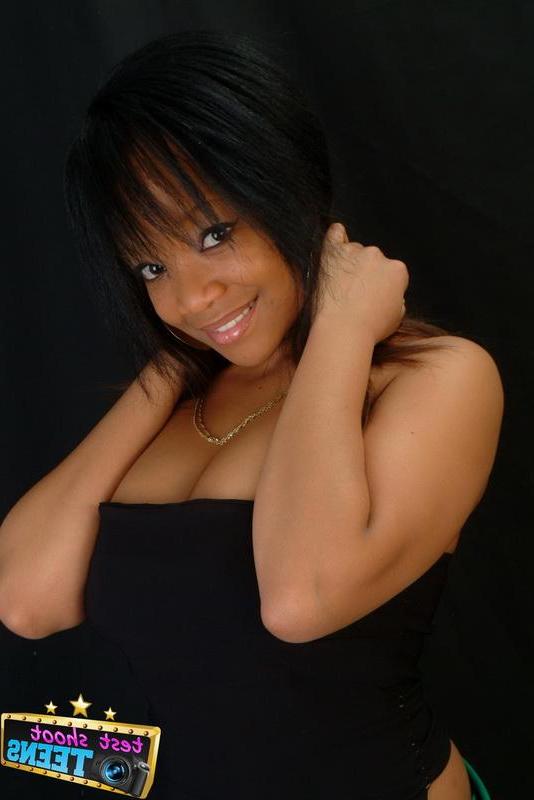 16P Ebony teen Tiny decides to show off her natural G cups!