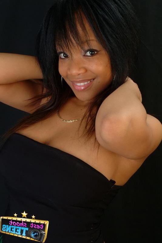 16P Ebony teen Tiny decides to show off her natural G cups!