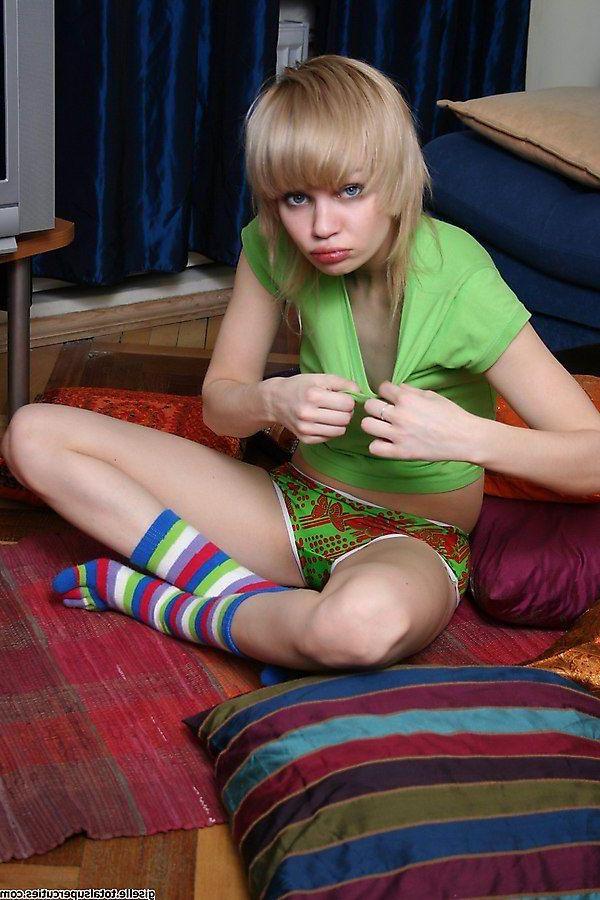 20P Pictures of teen star Gisele stripping to her socks