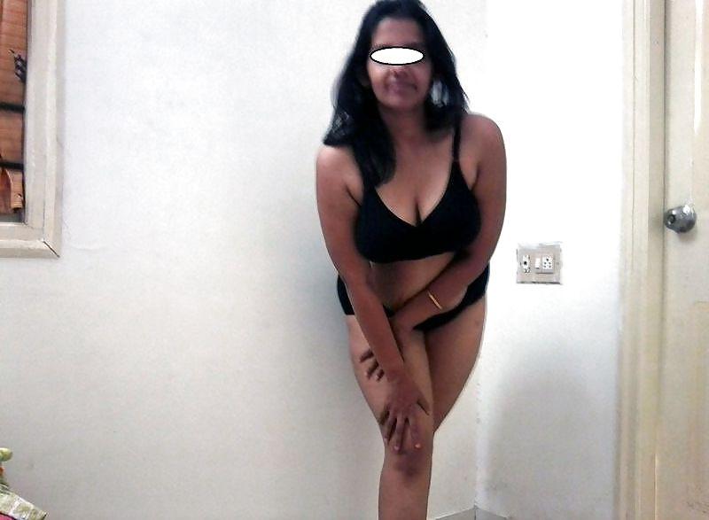 19P Indian amateur Mature let you take some pics for 20$