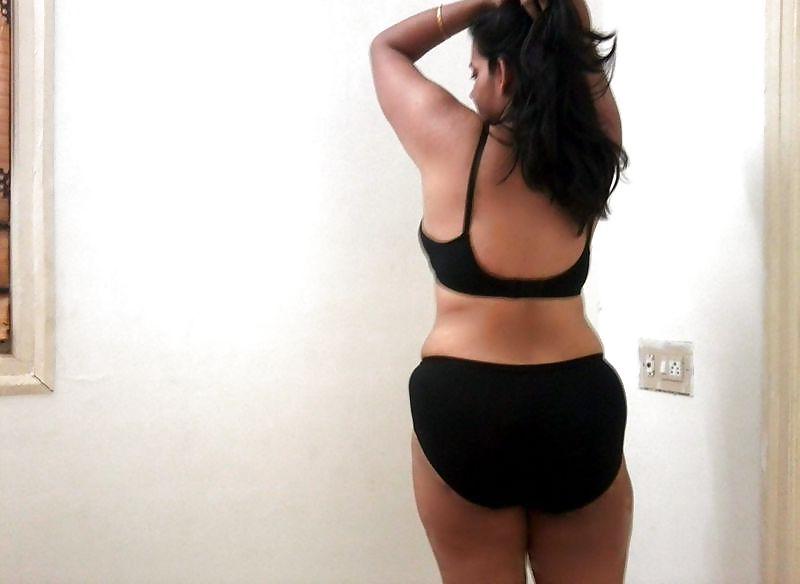 19P Indian amateur Mature let you take some pics for 20$