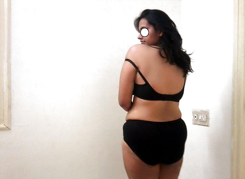 19P Indian amateur Mature let you take some pics for 20$