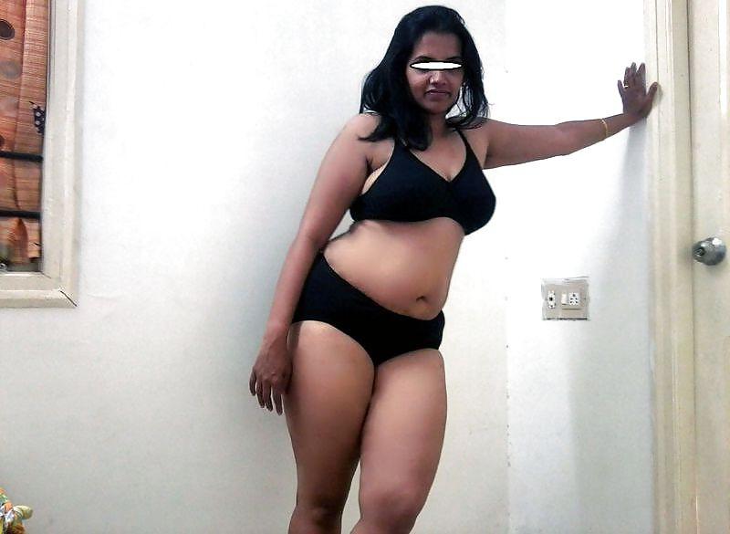 19P Indian amateur Mature let you take some pics for 20$