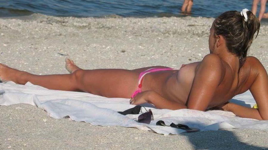 15P Pictures of hot amateur girls caught on camera