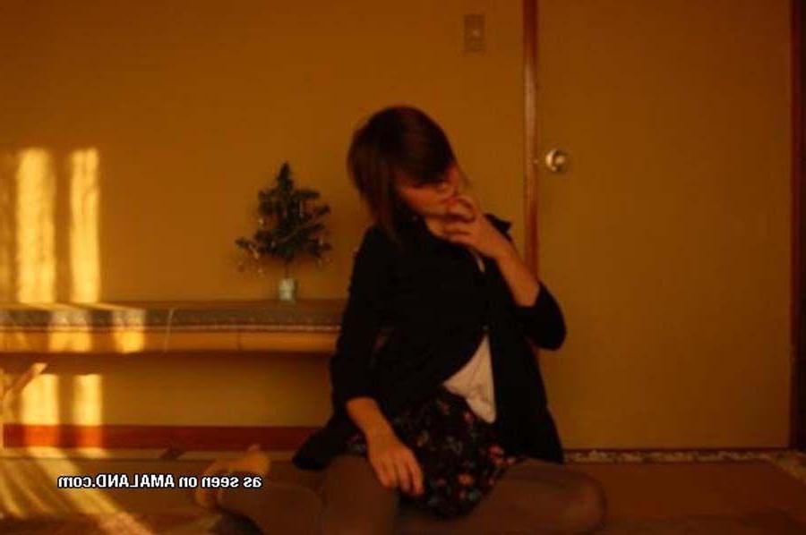 15P Pictures of a cute girlfriend caught on camera