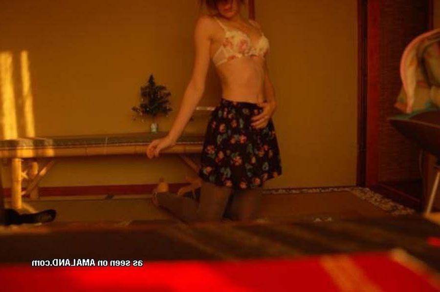 15P Pictures of a cute girlfriend caught on camera