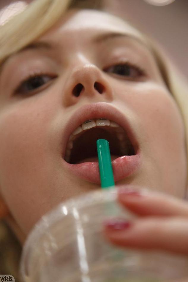 8P Hot teens Gia and Vicky have some fun at the mall