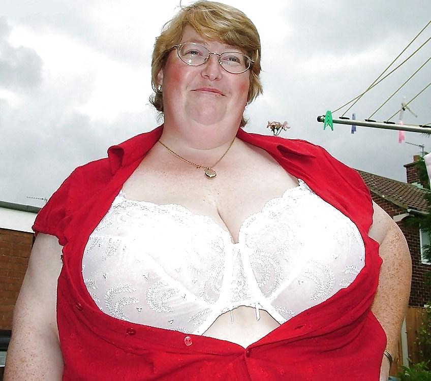 22P Do You Love Huge Tits?