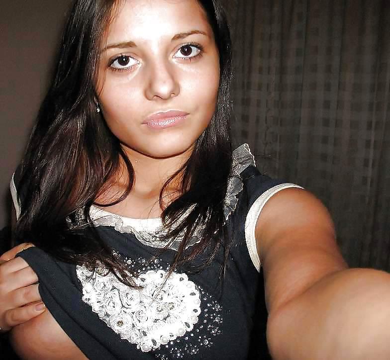 10P Indian teen selfshot pics