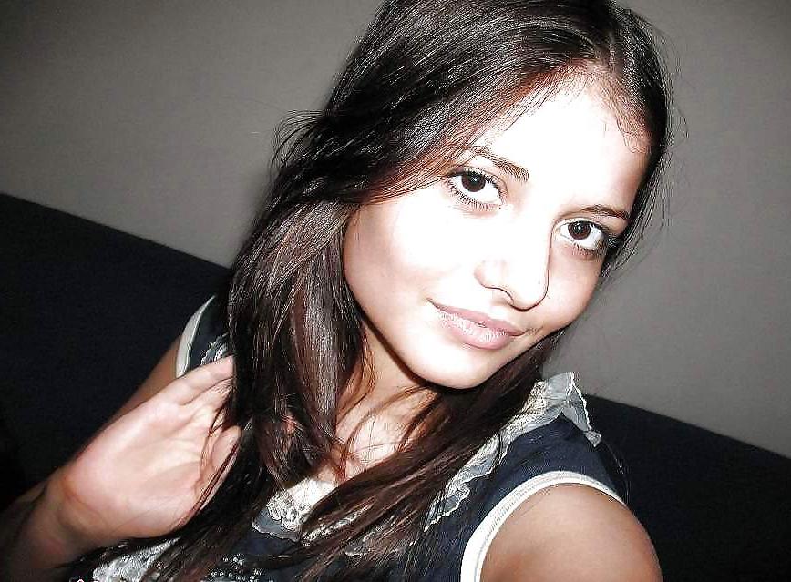 10P Indian teen selfshot pics