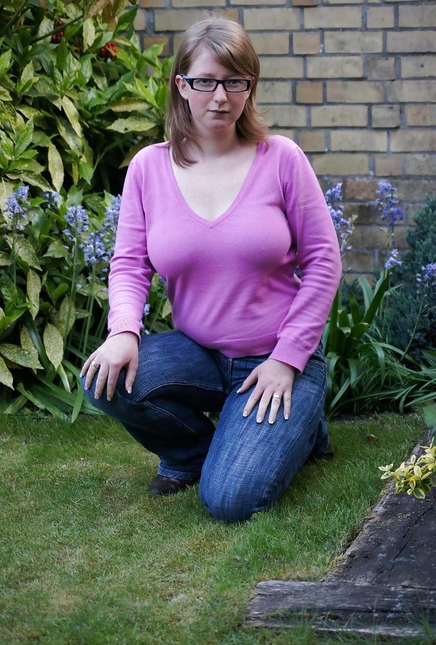 10P Big Tit Nerdy Wife