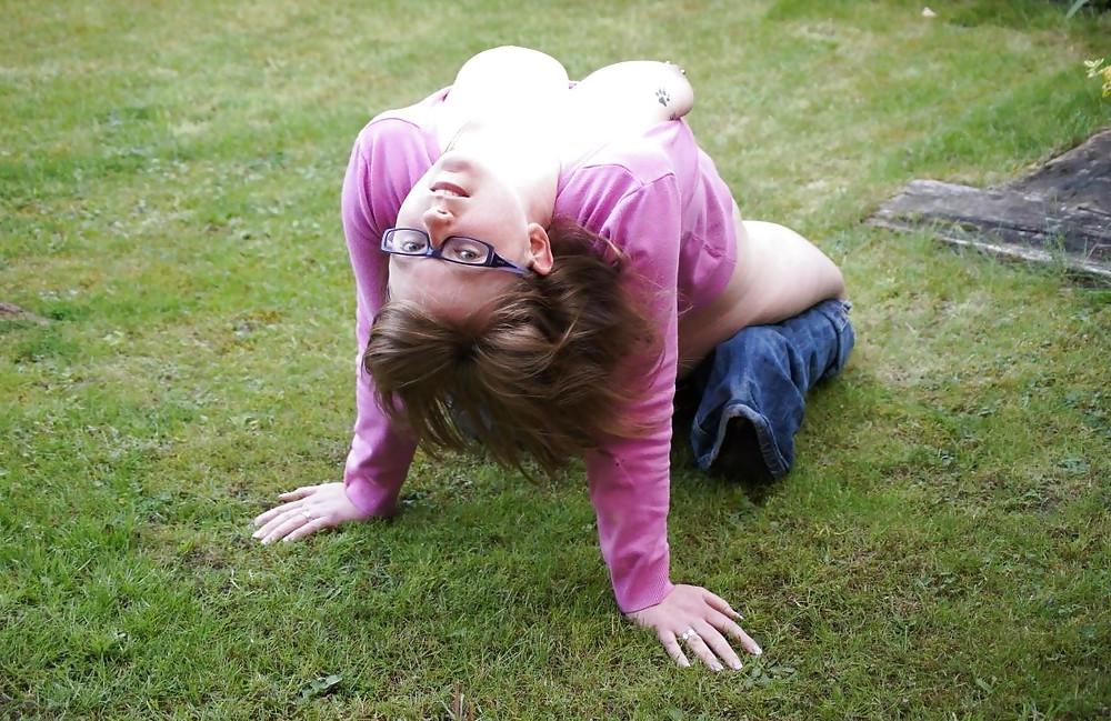 10P Big Tit Nerdy Wife
