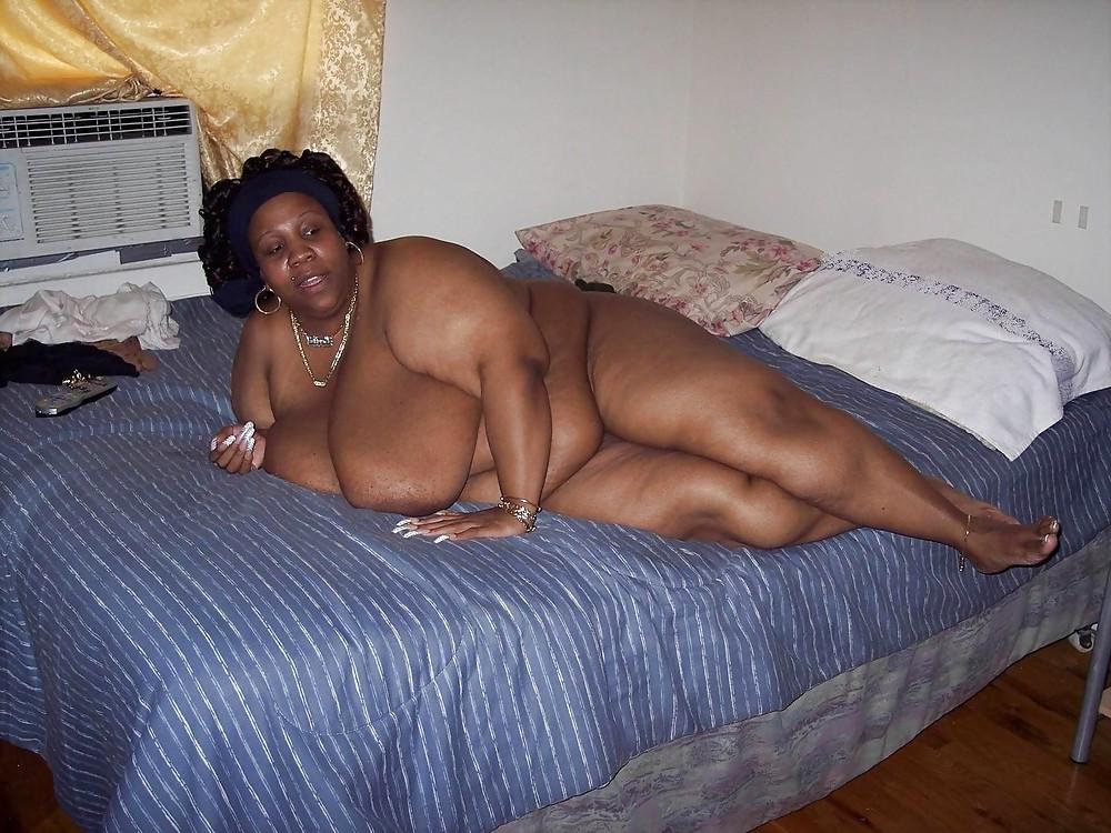 7P Big saggy mature ebony