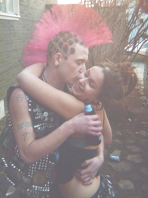 20P Goth-Punker Couple