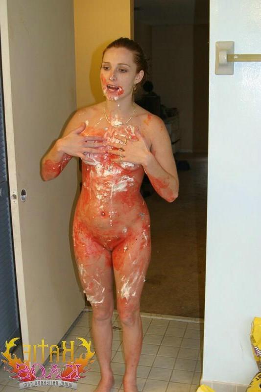 20P Pictures of Katie Kaos masturbating in the shower
