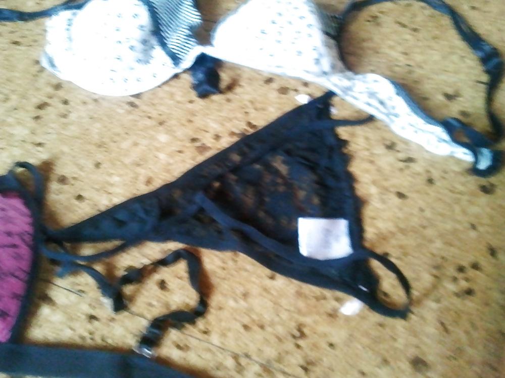 12P Best Friends Thongs and bra