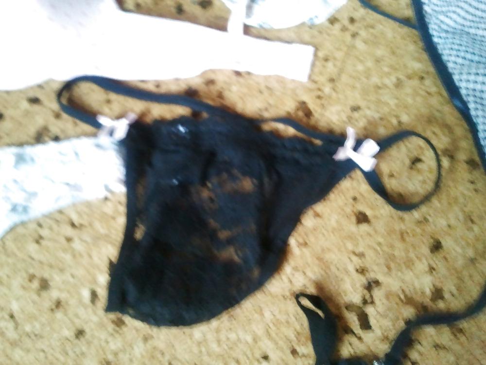 12P Best Friends Thongs and bra