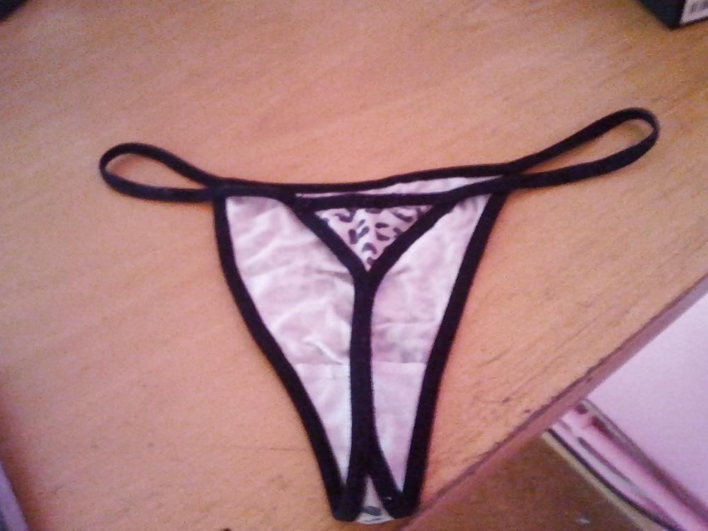 12P Best Friends Thongs and bra
