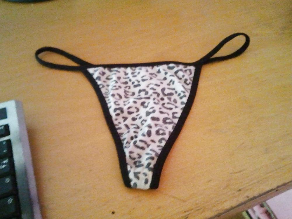 12P Best Friends Thongs and bra