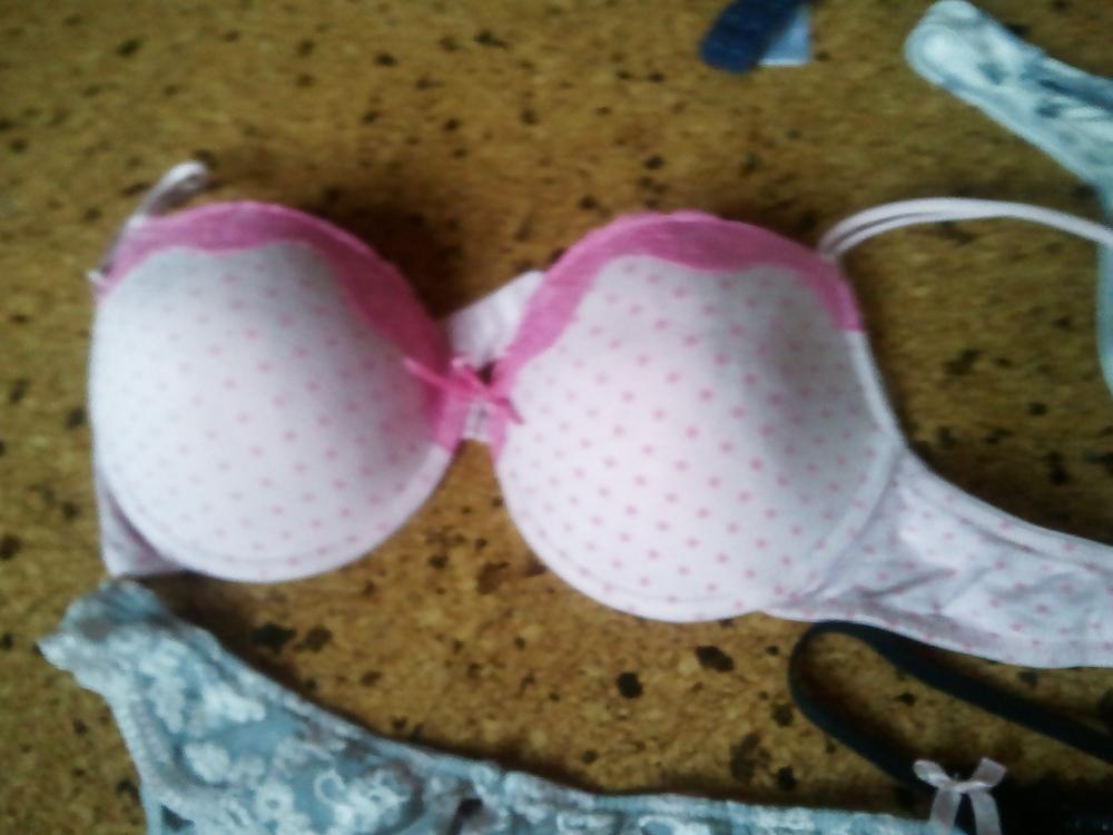 12P Best Friends Thongs and bra