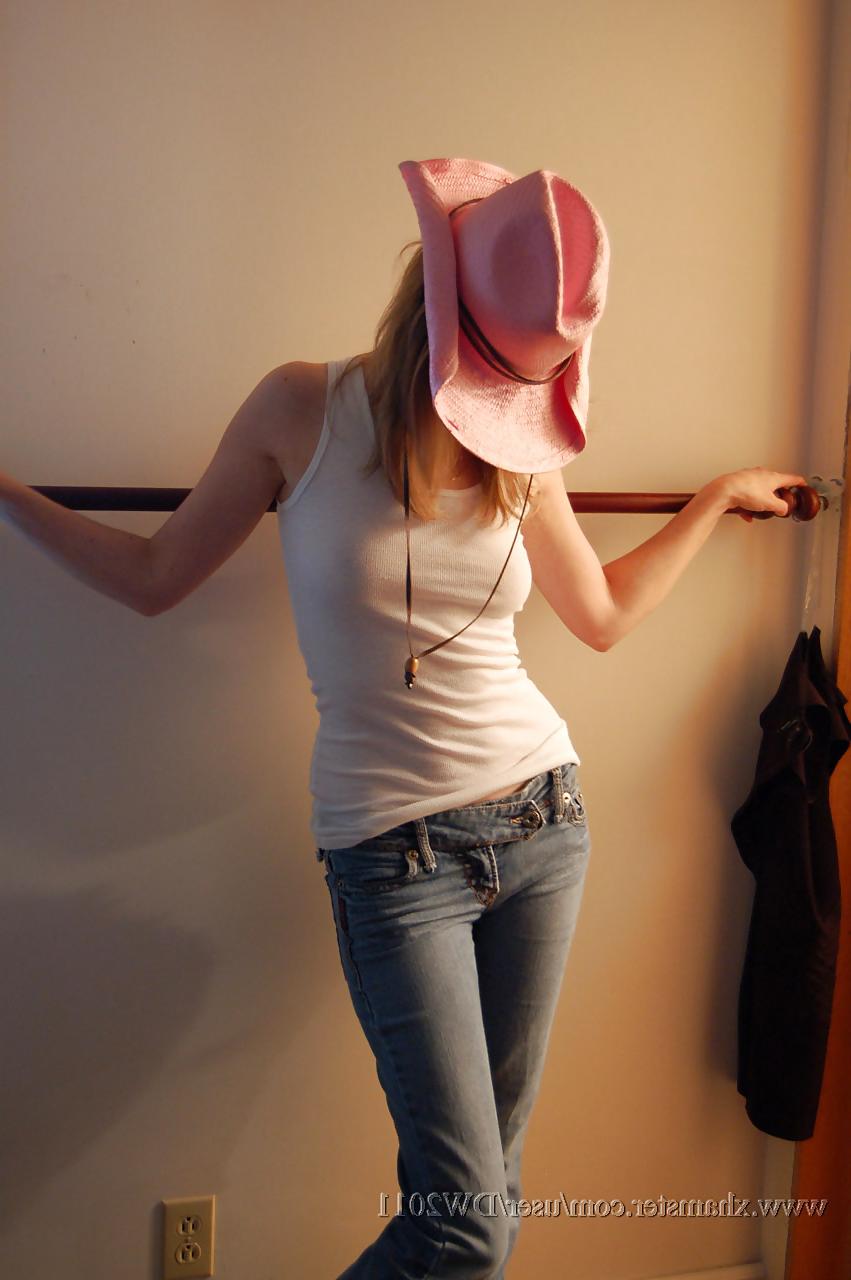 18P Hot Cowgirl fucked by horse dildo